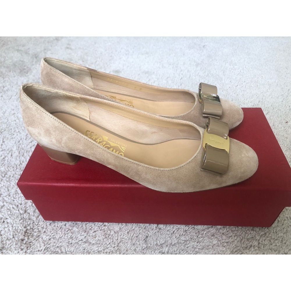 Salvatore Ferragamo Vara suede and patent leather pump
